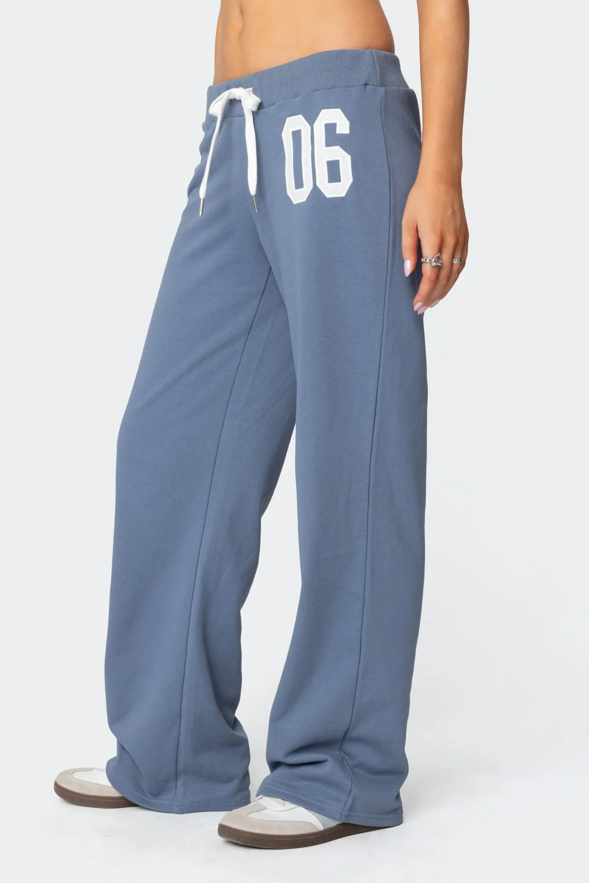 06 Joggers - Image 4