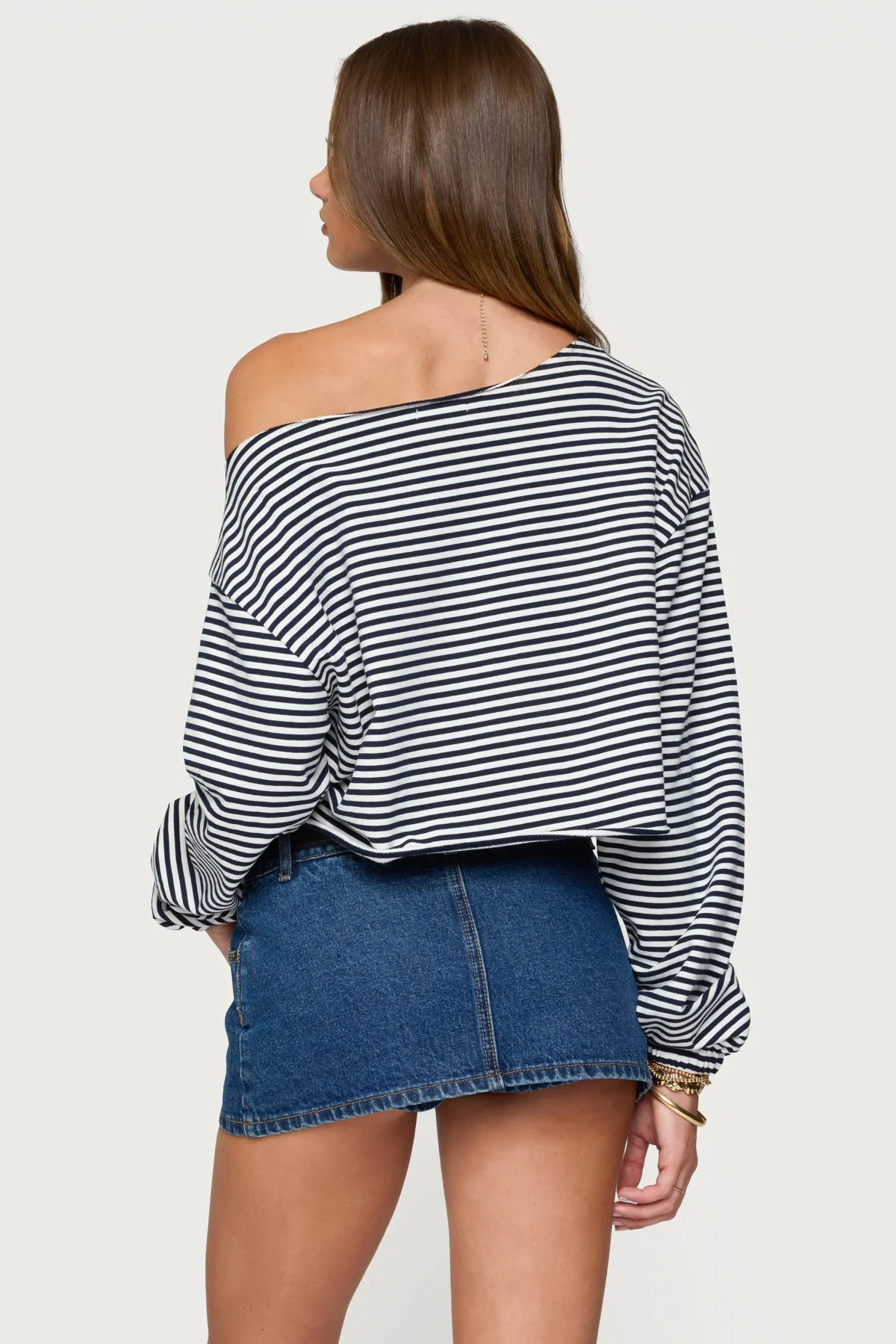 Aveline Off Shoulder Light Sweatshirt - Image 5
