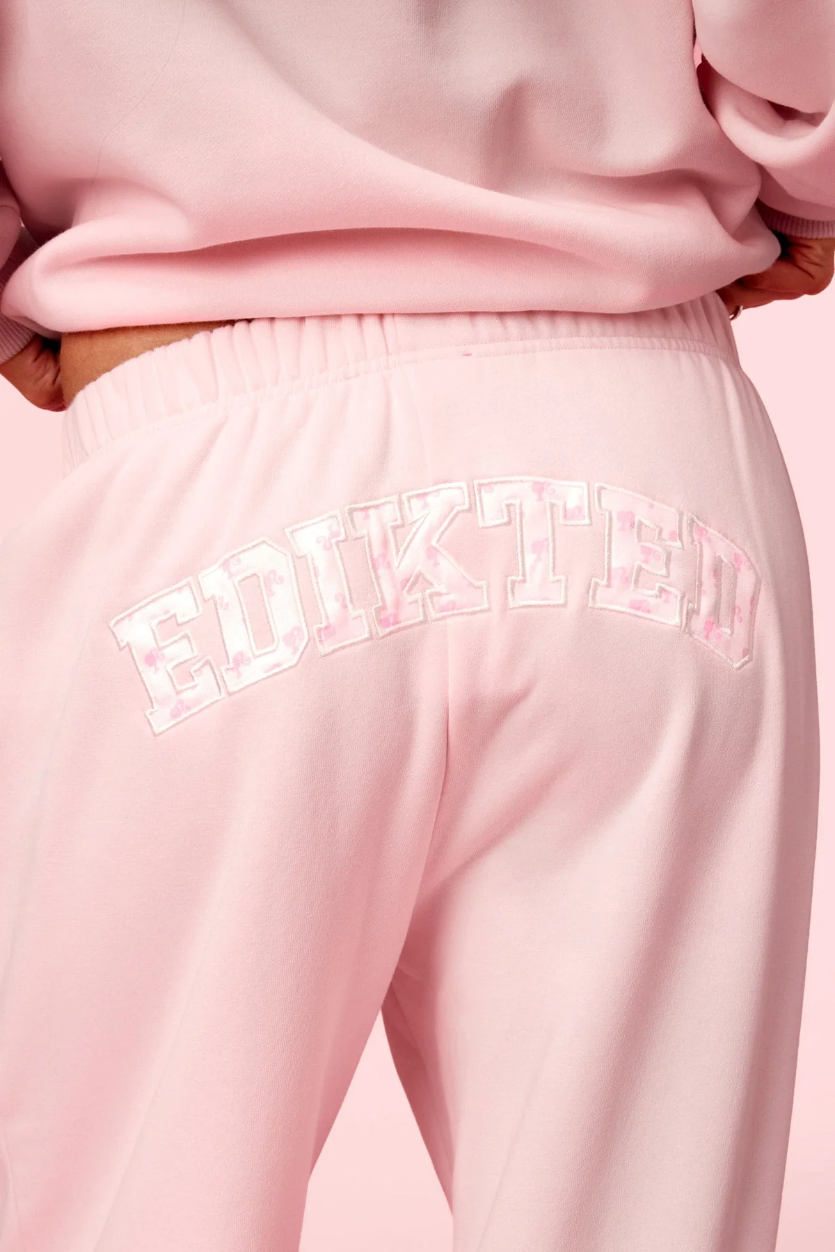 Edikted Hearts Barbie™ Baggy Joggers - Image 2